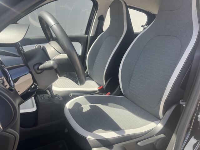 Renault TWINGO TCe 90 Intens / Automaat / All Season Banden / 1e Eigenaar / Achteruitrij Camera / Full-Map Navigatie / Multimedia Scherm / Electronic Climate Control / Cruise Control / Lichtmetalen Velgen 16" /