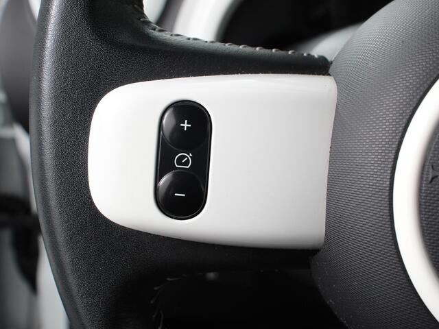 Renault TWINGO 0.9 TCe Intens Climate control Radio / cd Lichtmetalen velgen Centrale vergendeling + Afstandbediening Electrische ramen 33500 km!