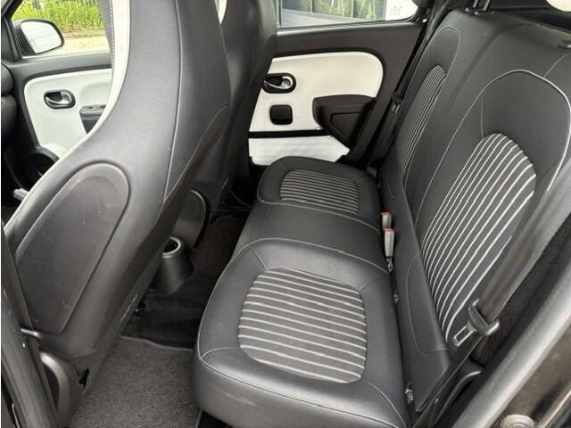 Renault TWINGO 1.0 SCe Intens | Camera achter | LM Velgen | Climate controle | metallic lak |