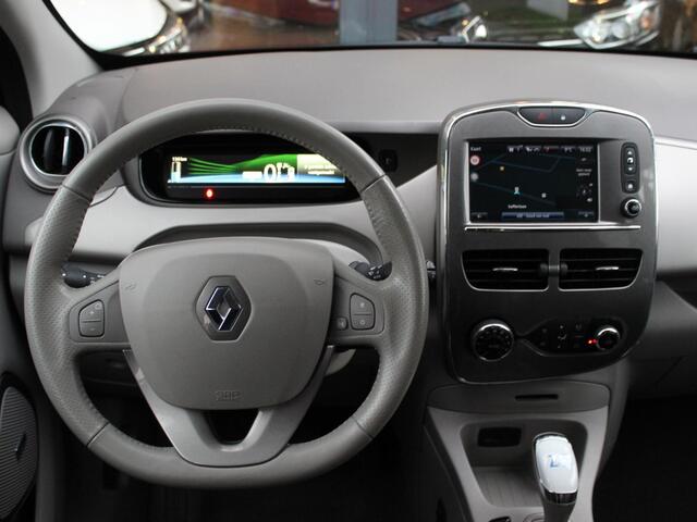 Renault ZOE R110 Bose 41 kWh (ex Accu) / ¤2.000 SUBSIDIE / NAVI / DEALER OND. / CRUISE / CLIMATE / STOELV. / KEYLESS / PDC A / CAMERA / 16'' LMV