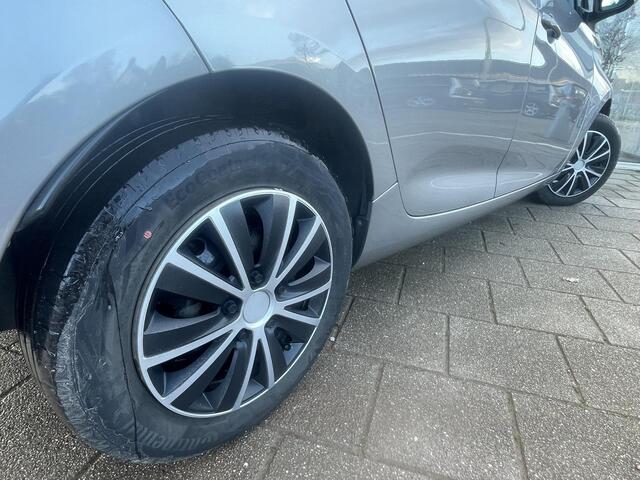 Renault ZOE R240 Intens 22 kWh (ex Accu) /Airco/Cruise/Navi/parkeersenoren achter/Led dagrijverl/