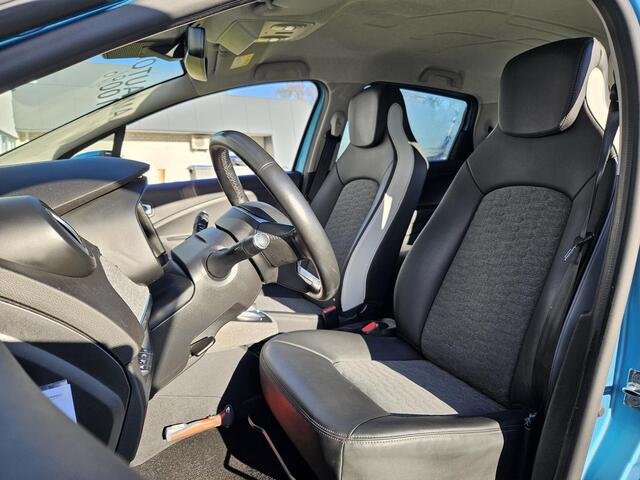 Renault ZOE R135 Intens Business 52 kWh / Inclusief Accu / Snel Laden / Achteruitrijcamera / Stoel & Stuurverwarming / Navigatie / Apple Carplay & Android Auto /