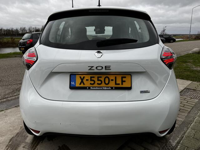 Renault ZOE E-Tech Electric R135 Experience 52 kWh (AccuHuur) / Apple Carplay / Android Auto / Lane assist / Climate / Keyless / 16'' LMV