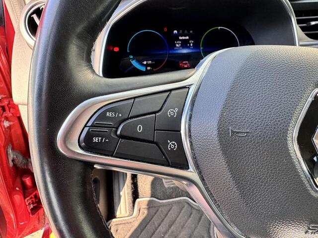 Renault ZOE R135 Intens 52 kWh / Inclusief koopaccu / Airco / Ledere bekleding / All Weather banden / Navigatie / Cruise Controle / Stoelverwarming /