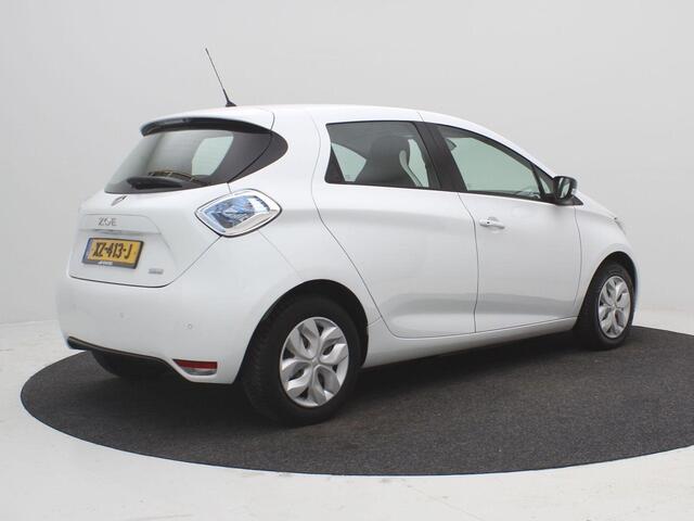 Renault ZOE R90 Life 41 kWh / Navigatie / SoH Check Goed / Cruise Control / Parkeerhulp Achter / Dealer onderhouden / Airco / Keyless Entry & Start&Go /