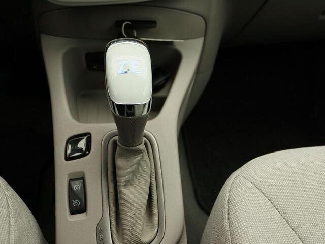 Renault ZOE R90 Life 41 kWh (ex Accu) | Automaat | Cruise Control | Climate Control | Parkeersensoren | R-Link navigatie | Metaalkleur |
