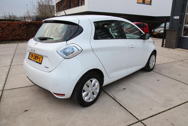 Renault ZOE 41 kWh koopaccu! R-link2, dealer onderhouden, Keyless,1e eig, PDC Aanbieding!