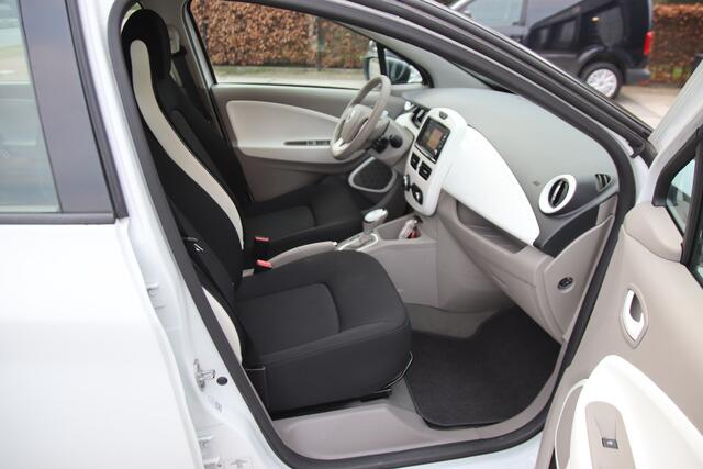 Renault ZOE 41 kWh koopaccu! R-link2, dealer onderhouden, Keyless,1e eig, PDC Aanbieding!