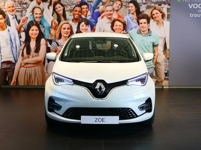 Renault ZOE R135 Intens 52 kWh *Stoel + stuurverwarming* - Navi, cruise, camera, sensor v+a