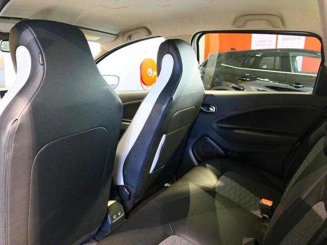 Renault ZOE R135 Intens 52 kWh *Stoel + stuurverwarming* - Navi, cruise, camera, sensor v+a