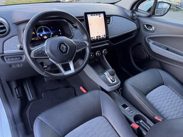 Renault ZOE R135 Intens 52 kWh | Navigatie | Camera | Dodehoek Detectie | Stoelverwarming | LED Koplampen | Apple Carplay/Android Auto | Rijklaarprijs!