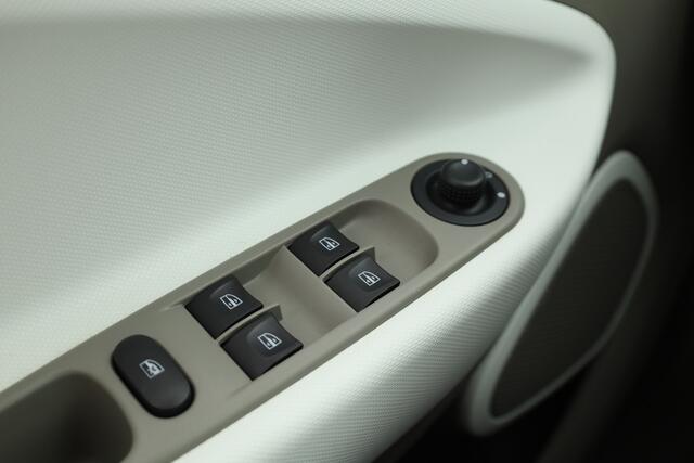 Renault ZOE R90 41 kWh | KOOPACCU | Navi | Keyless | PDC A | Cruise | Licht en Regensensor |