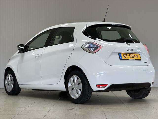 Renault ZOE R90 Life 41 kWh/ Koopaccu!/ Navi/ Clima/ Cruise/ Elek. pakket/ Isofix/ Bluetooth/ Multi. LEDER. Stuur/ LED Dagrijverl.