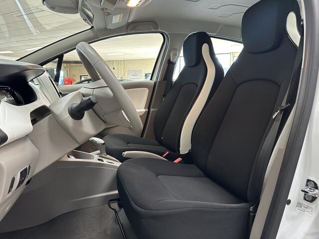 Renault ZOE R90 Life 41 kWh/ Koopaccu!/ Navi/ Clima/ Cruise/ Elek. pakket/ Isofix/ Bluetooth/ Multi. LEDER. Stuur/ LED Dagrijverl.