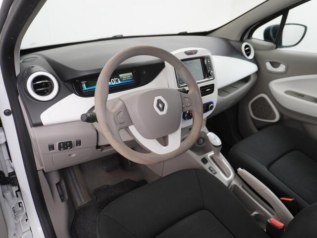 Renault ZOE R90 41kWh EIGEN ACCU 93pk AUT. Navi ECC Apple Carplay Android WiFi-vb. LED EBD Multi-Media.vb. Bluetooth Apps Interieur-Koeling/Voorverwarming ESP Achteropkomend verkeer waarschuwing BAS Hill-Hold CruiseControl ESP R90 Life 41 kWh Isofix Bluetooth Led Ori