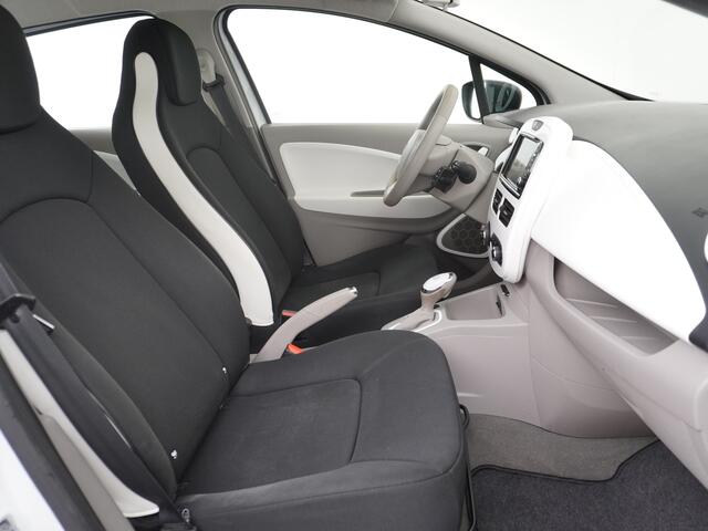 Renault ZOE R90 41kWh EIGEN ACCU 93pk AUT. Navi ECC Apple Carplay Android WiFi-vb. LED EBD Multi-Media.vb. Bluetooth Apps Interieur-Koeling/Voorverwarming ESP Achteropkomend verkeer waarschuwing BAS Hill-Hold CruiseControl ESP R90 Life 41 kWh Isofix Bluetooth Led Ori