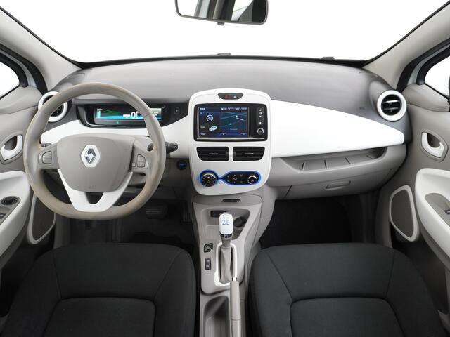 Renault ZOE R90 41kWh EIGEN ACCU 93pk AUT. Navi ECC Apple Carplay Android WiFi-vb. LED EBD Multi-Media.vb. Bluetooth Apps Interieur-Koeling/Voorverwarming ESP Achteropkomend verkeer waarschuwing BAS Hill-Hold CruiseControl ESP R90 Life 41 kWh Isofix Bluetooth Led Ori