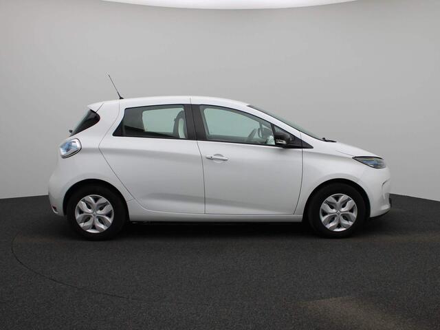 Renault ZOE R90 Life 41 kWh | Incl. Koopaccu | PDC Achter | Licht- & Regensensor | Full-Map Navigatie | Cruise Control & Snelheidsbegrenzer | Climate Control | Keyless