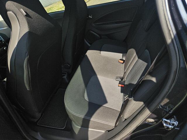 Renault ZOE R110 Limited 41 kWh (ex Accu) / Huuraccu / Achteruitrijcamera / Android Auto / Dealer Onderhouden / Sensoren Achter / Airco / Lichtmetalen Velgen 16" /