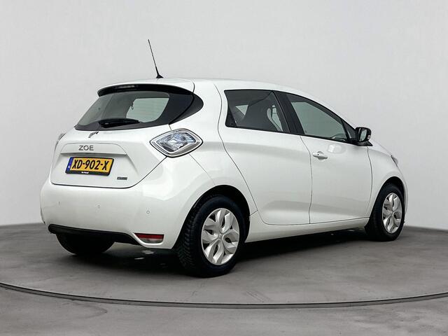 Renault ZOE R90 Life 41 kWh | Incl. Koopaccu | PDC Achter | Licht- & Regensensor | Full-Map Navigatie | Cruise Control & Snelheidsbegrenzer | Climate Control | Keyless