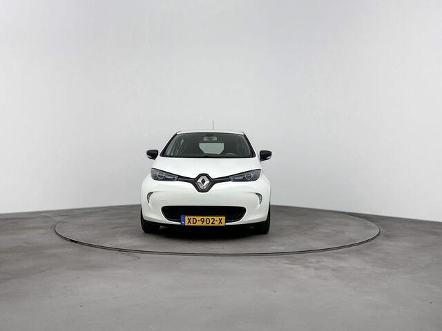 Renault ZOE R90 Life 41 kWh | Incl. Koopaccu | PDC Achter | Licht- & Regensensor | Full-Map Navigatie | Cruise Control & Snelheidsbegrenzer | Climate Control | Keyless