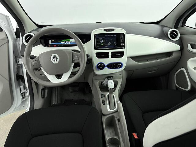 Renault ZOE R90 Life 41 kWh | Incl. Koopaccu | PDC Achter | Licht- & Regensensor | Full-Map Navigatie | Cruise Control & Snelheidsbegrenzer | Climate Control | Keyless
