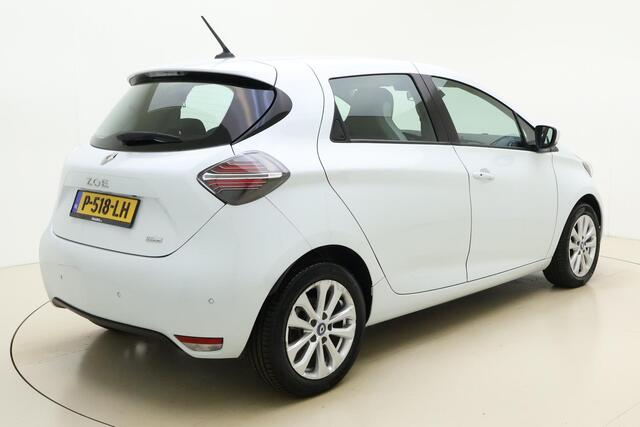 Renault ZOE R135 Intens 52 kWh 100% Elektrisch | Eigen Accu | Camera | Navigatie | Climate Control | Licht metalen velgen | Parkeersensor | 1e eigenaar