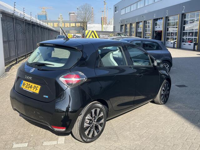 Renault ZOE R135 Limited 52 kWh / AIRCO / NAVIGATIE / PARKEERSENSOREN / APPLE CARPLAY ANDROID AUTO