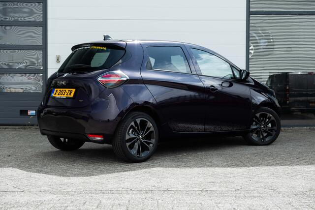 Renault ZOE R 135 PK Iconic 52 kWh | Bose geluid | Lederen bekleding | Groot scherm | Stoel en stuur verwarming |