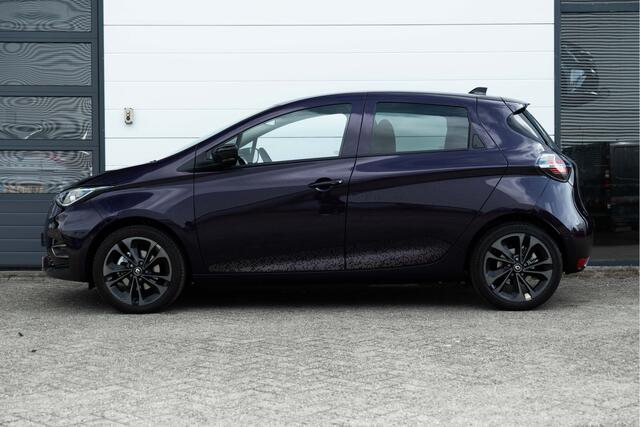 Renault ZOE R 135 PK Iconic 52 kWh | Bose geluid | Lederen bekleding | Groot scherm | Stoel en stuur verwarming |
