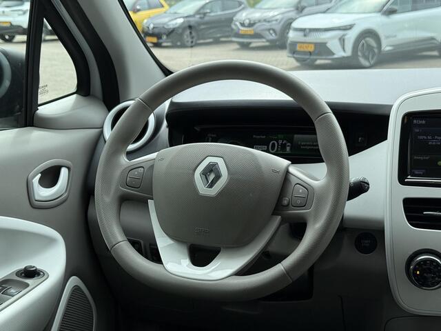 Renault ZOE R90 Life Black Line 41 kWh | NAP | Accu inclusief | Navigatie | Key-less | Cruise Control | Parkeersensoren | Climate Control | BT-Telefoonfunctie |