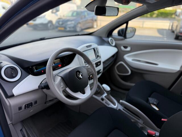 Renault ZOE R90 Life 41 kWh excl. Accu Licht- en Regensensor Full-Map Navigatie Cruise Control en Snelheidsbegrenzer