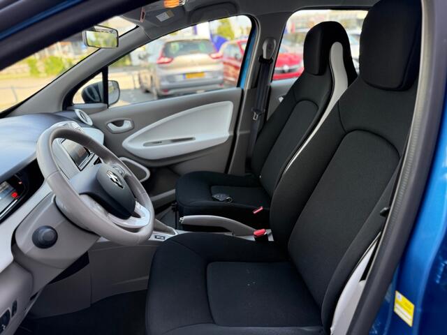 Renault ZOE R90 Life 41 kWh excl. Accu Licht- en Regensensor Full-Map Navigatie Cruise Control en Snelheidsbegrenzer