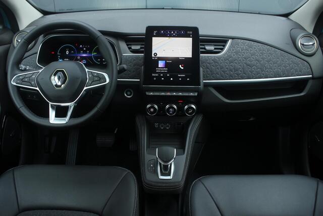 Renault ZOE R135 Iconic 52 kWh NAVIGATIE | ACHTERUITRIJCAMERA | PARKEERSENSOREN ACHTER | CLIMATE CONTROL