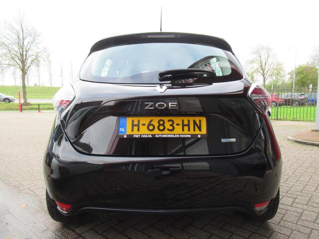 Renault ZOE R135 Zen 52 kWh (ex Accu) | Airco | Apple Carplay | Parkeersensoren | Incl. BOVAG Garantie | LED Dagrijverlichting | Keyless Entry |
