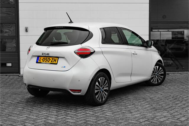 Renault ZOE R 135 PK Serie Limitee Riviera 52 kWh | Koopbatterij | Lederen interieur | Stoel en stuur verwarming | Bose geluid | Camera achter | | incl. Bovag rijklaarpakket met 12 maanden garantie |