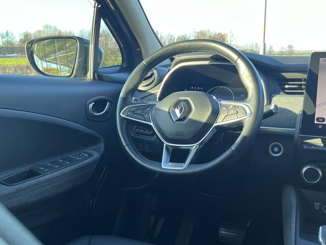 Renault ZOE E-TECH ELECTRIC R135 Intens 52 kWh / (Koopbatterij) / CCS-SNELLADER! / / Apple Carplay - Android Auto / Stoelverw. + Stuurverw. /