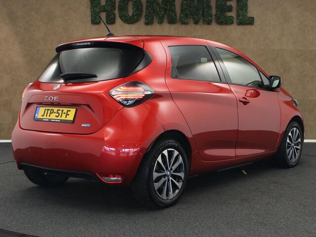 Renault ZOE R135 Intens 52 kWh - KOOPACCU - DODEHOEKDETECTIE - ACHTERUITRIJCAMERA - PARKEERSENSOREN VOOR/ACHTER - AIRCO (AUTOMATISCH) - CRUISE CONTROL - APPLE CARPLAY/ANDROID AUTO - KEYLESS ENTRY/START