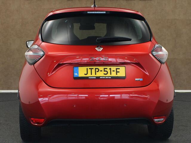 Renault ZOE R135 Intens 52 kWh - KOOPACCU - DODEHOEKDETECTIE - ACHTERUITRIJCAMERA - PARKEERSENSOREN VOOR/ACHTER - AIRCO (AUTOMATISCH) - CRUISE CONTROL - APPLE CARPLAY/ANDROID AUTO - KEYLESS ENTRY/START