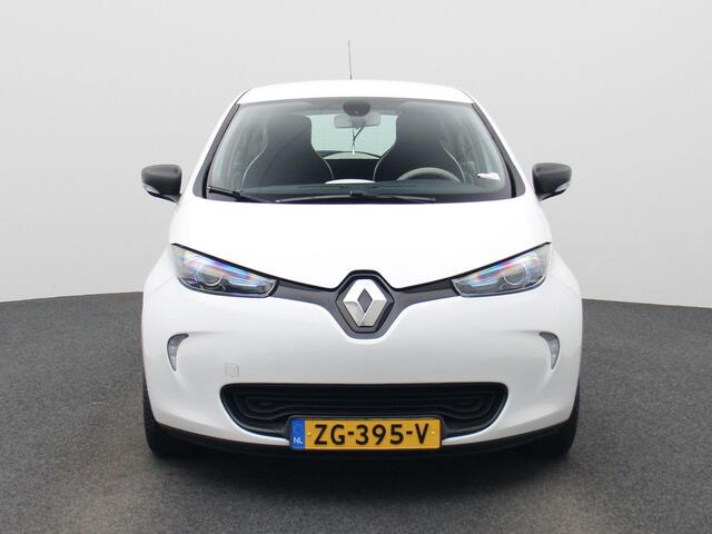 Renault ZOE R90 Pk Life 41 kWh Inclusief Koopaccu | Navigatie | Climate Control | Cruise Control | Apple Carplay/Android Auto | All Season Banden | Parkeersensoren | Interieur Voorverwarming |