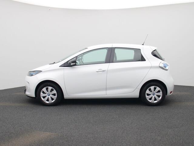 Renault ZOE R90 Pk Life 41 kWh Inclusief Koopaccu | Navigatie | Climate Control | Cruise Control | Apple Carplay/Android Auto | All Season Banden | Parkeersensoren | Interieur Voorverwarming |