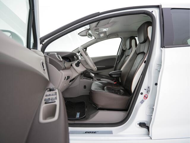 Renault ZOE R110 Bose 41 kWh (inclusive-Battery) {3-Fase}{SOH-85%} Aut.*LEATHER | BOSE-AUDIO | KEYLESS | CRUISE | NAVI-FULLMAP | CAMERA | DIGI-COCKPIT | HEATED-COMFORTSEATS | ECC | PDC | FULL-LED | PRIVACYGLASS | 17"ALU*