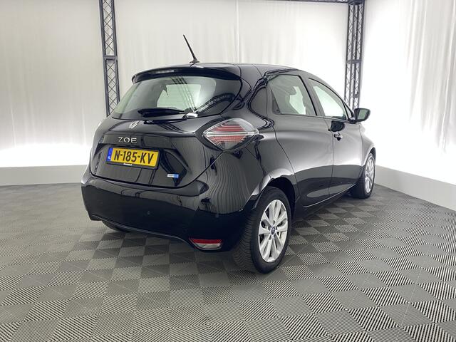 Renault ZOE R110 Life 52 kWh | Navigatie | Stuur- en stoelverwarming | Snellader | BTW