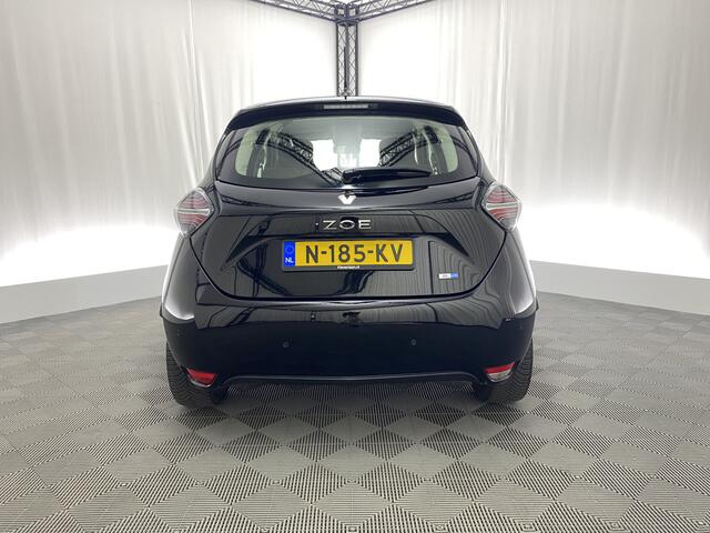 Renault ZOE R110 Life 52 kWh | Navigatie | Stuur- en stoelverwarming | Snellader | BTW