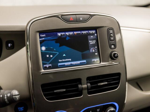 Renault ZOE R90 Bose Luxury 41 kWh Automaat (KOOPACCU, NAVIGATIE, PARELMOER, CLIMATE, BOSE AUDIO, CAMERA, GETINT GLAS, LEDER, KEYLESS, CRUISE, NIEUWSTAAT)