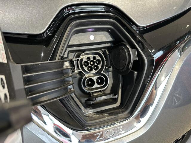 Renault ZOE R135 Iconic 52 kWh (Koop Accu) | CAMERA | PARKEERSENSOREN | CLIMATE CONTROL | CRUISE CONTROL | APPLE CARPLAY