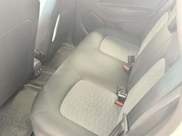 Renault ZOE Intens B-buy 52KWH R135 / Koopaccu / SOH 94% / Clima / Navigatie / Cruise Controle / Parkeer Camera / Carplay / 16" LM velgen / donker glas