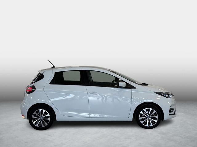 Renault ZOE Intens B-buy 52KWH R135 / Koopaccu / SOH 94% / Clima / Navigatie / Cruise Controle / Parkeer Camera / Carplay / 16" LM velgen / donker glas