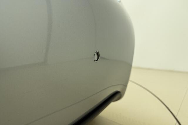 Renault ZOE R135 Intens 52 kWh | 395KM WLTP | Stoelverwarming | Parkeercamera | Navigatie | Parkeersensoren | Start/stopknop | Digital Instrumentenpaneel | Climate Control |