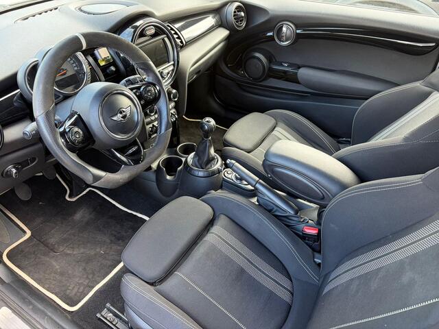 Renault ZOE R135 Intens Business 52 kWh | NED AUTO | PARK ASSIST | ACHTERUITRIJCAMERA | 16 INCH LMV | CRUISE CONTROL | STOEL + STUUR VERWARMING | APPLE & ANDROID AUTO |